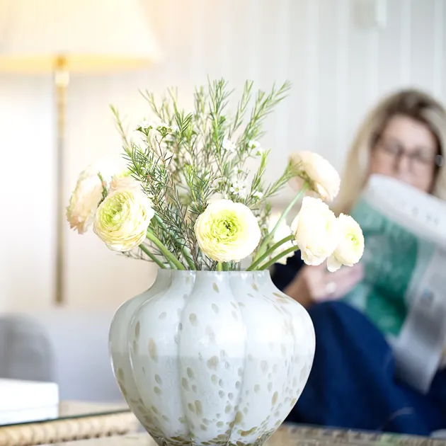 Klithjem_Badehotel_lounge_newspaper.webp